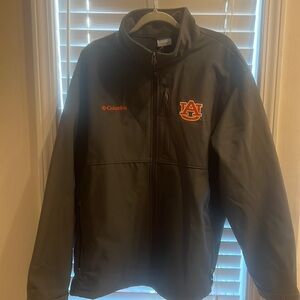Columbia Auburn Waterproof XXL gray plenty zippers. Logo on back of jacket
